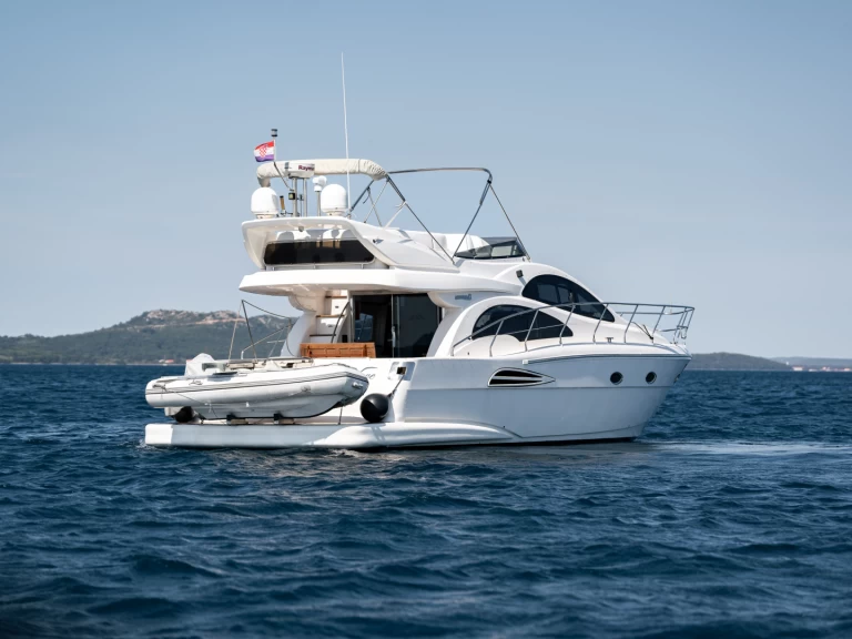 Astondoa Astondoa 43 Fly charter bareboat eller skeppad i Zadar
