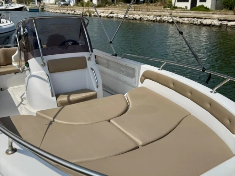 Hyr en Ranieri Pathfinder Carnon-Plage 