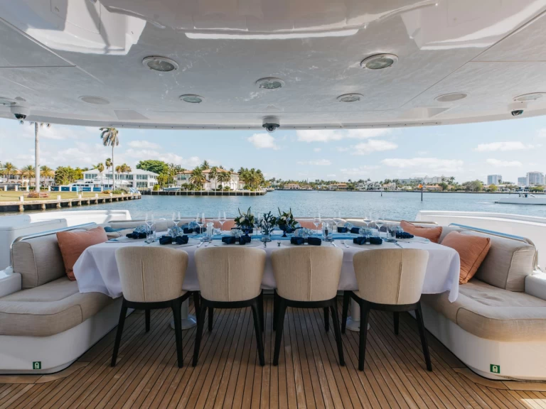 Hyra Lyx yacht med eller utan skeppare delta Fort Lauderdale 