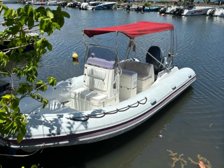 RIB för uthyrning Saint-François till det bästa priset 