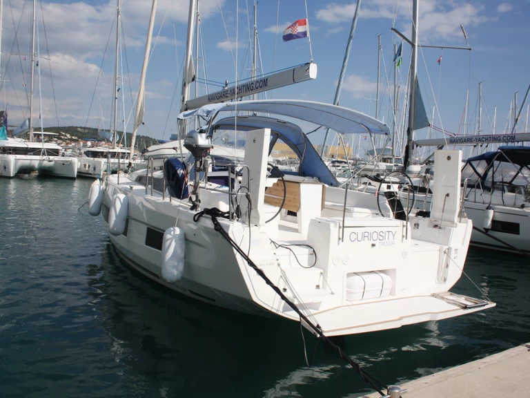 Yacht charter Donji Seget billig Dufour 41