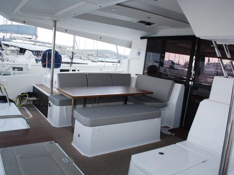 Hyr en Fountaine Pajot Astrea 42 Donji Seget 