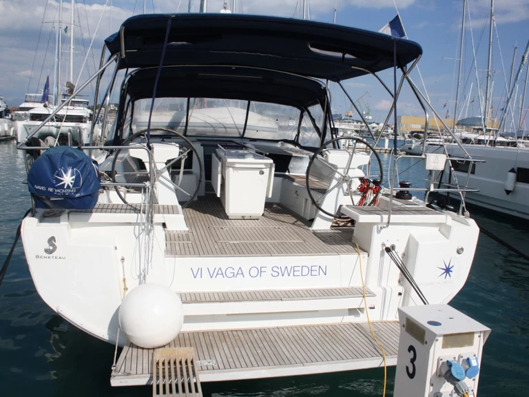 Uthyrning Segelbåt  Bénéteau med en båtlicens 