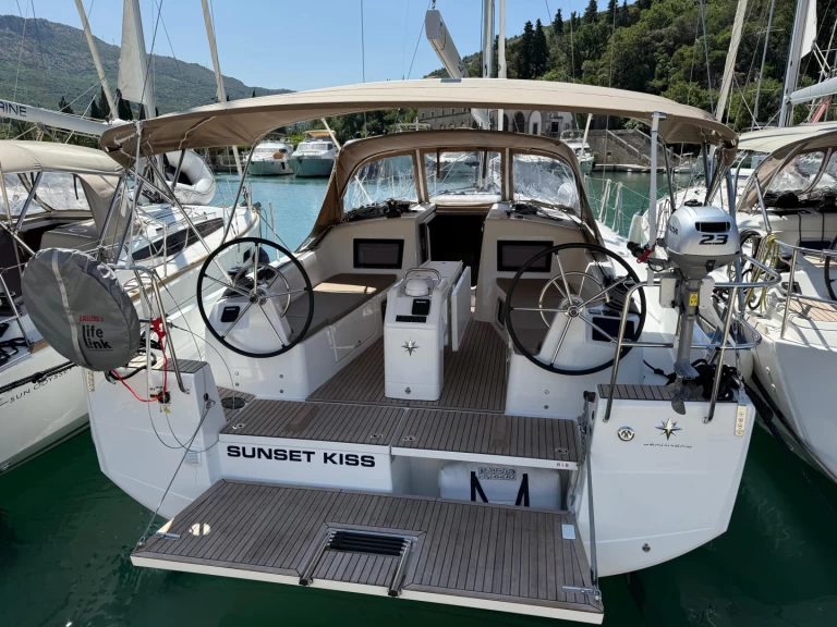 Hyr en Jeanneau Sun Odyssey 410 Komolac 