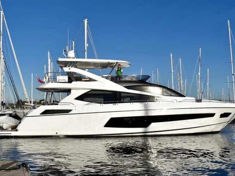 Hyr en Sunseeker Sunseeker 75 Yacht Donji Seget 