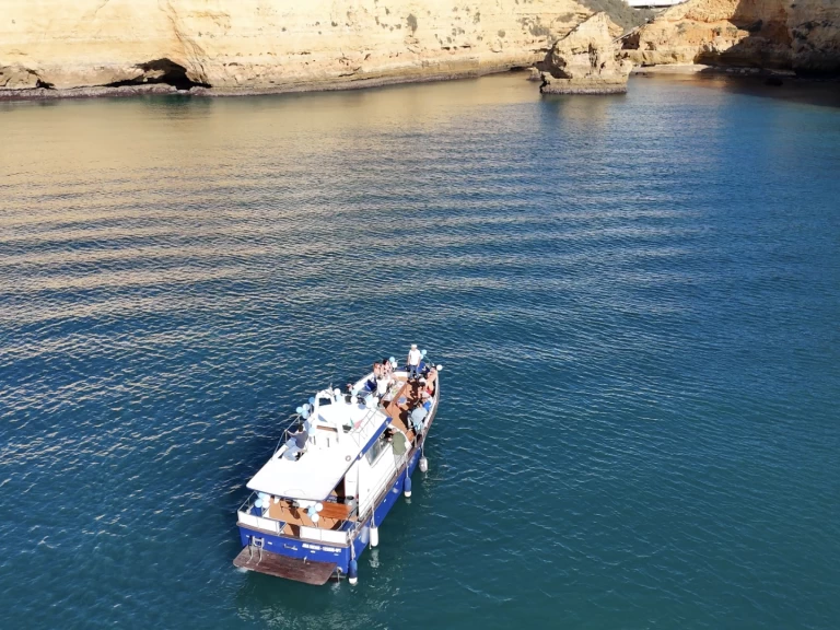 Uthyrning Motorbåt  Yate Cantiere Navale med en båtlicens 