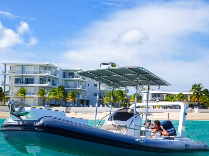 Uthyrning RIB i Simpson Bay Yacht Club Marina - Rib 760