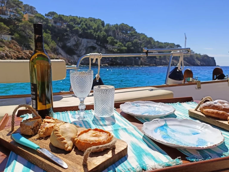 Uthyrning Portals Nous - Medvolt Marine MedVolt M7 av Samboat 