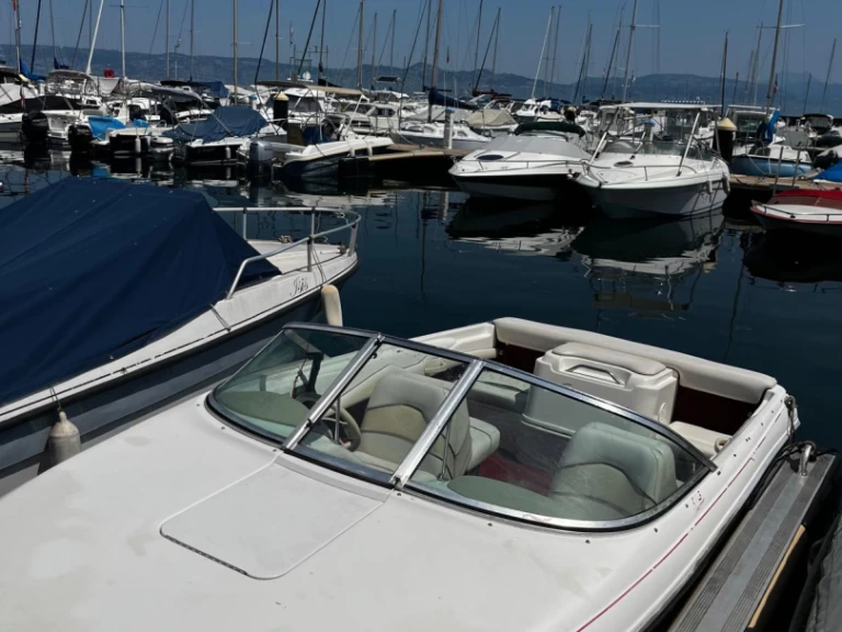 Sea Ray Sea Ray 175 Bow Rider charter bareboat eller skeppad i Évian-les-Bains