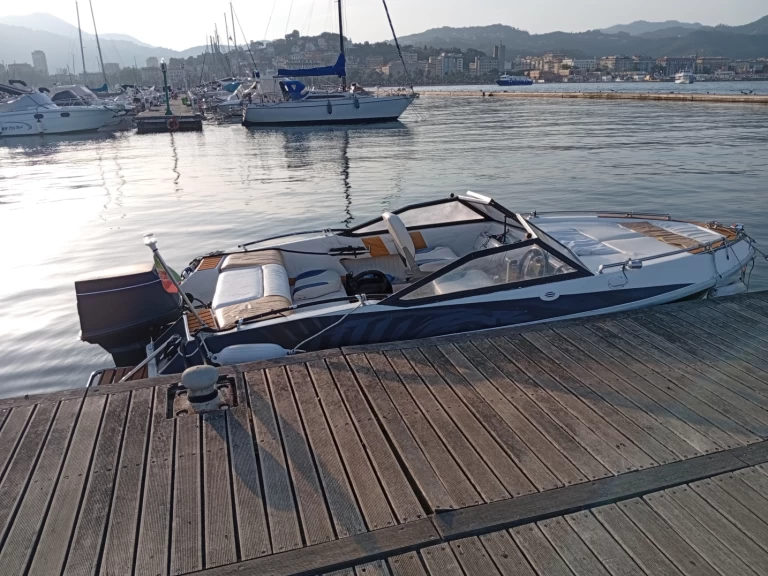 Hyra Motorbåt  med eller utan skeppare hellas pegasus + selva xrs 40 HP Porto Mirabello 