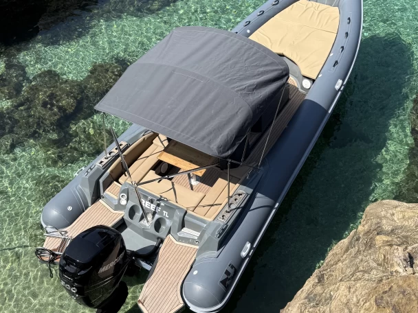 Hyr en Jeanneau Cap Camarat 7.5 WA Serie 2 Gapeau 