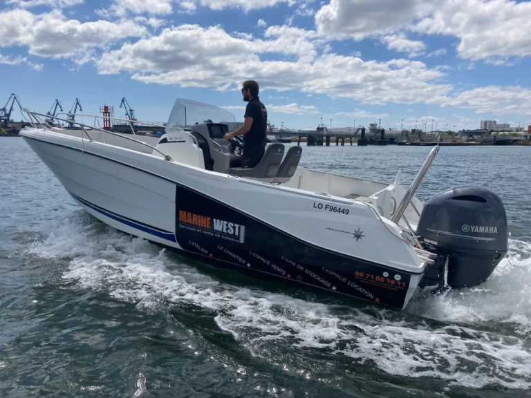 Uthyrning Motorbåt  i Lorient - Jeanneau Cap Camarat 6.5 CC Serie 3