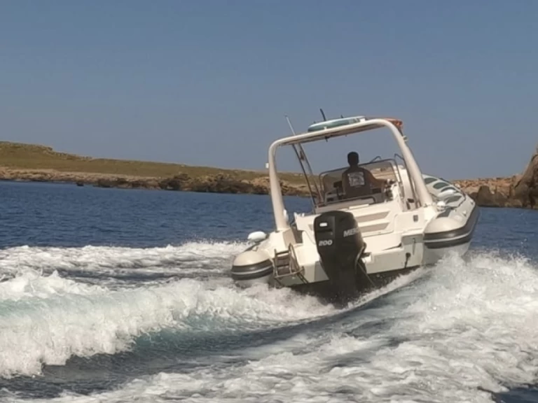 Yacht charter Fornells billig day cruiser 800