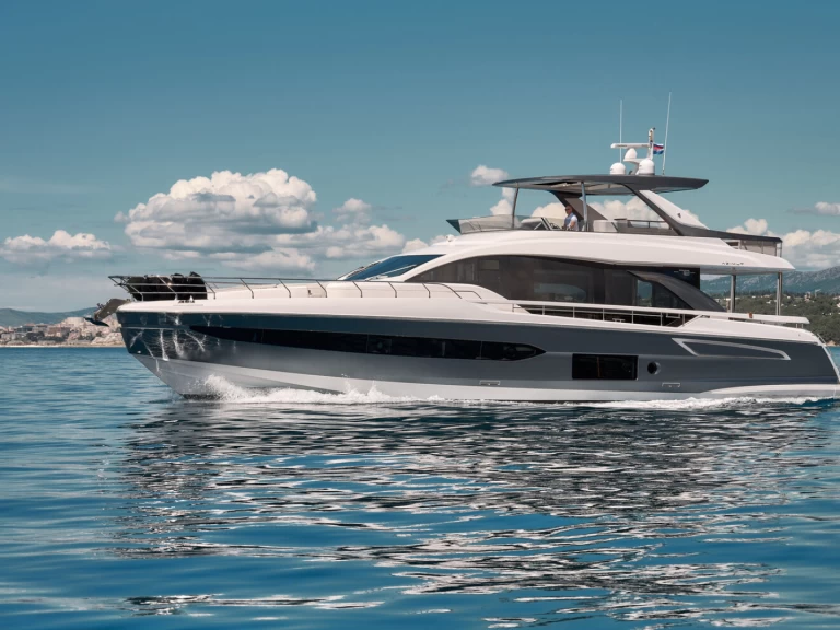 Uthyrning Podstrana - Azimut Azimut 78 Fly - 4 + 1 cab. av Samboat 