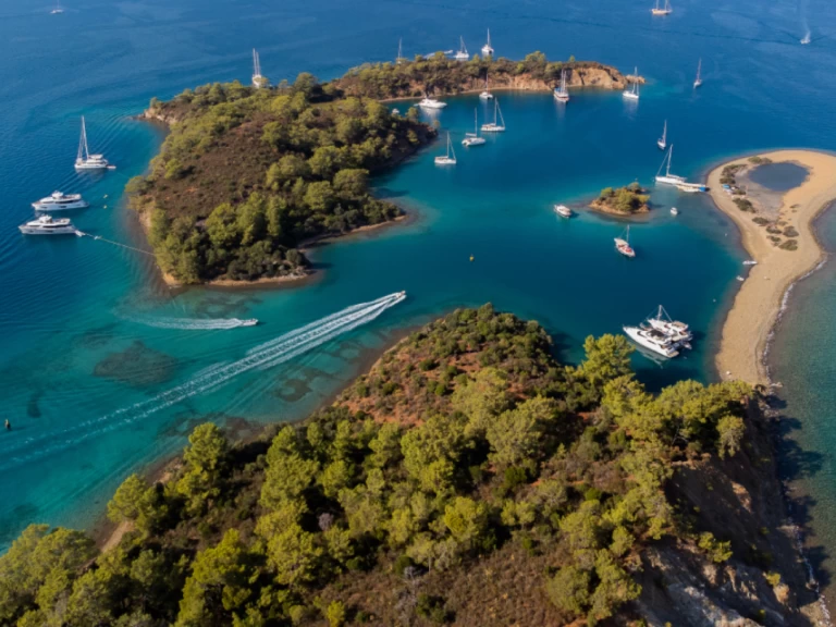 Aventura Aventura 37 charter bareboat eller skeppad i Fethiye