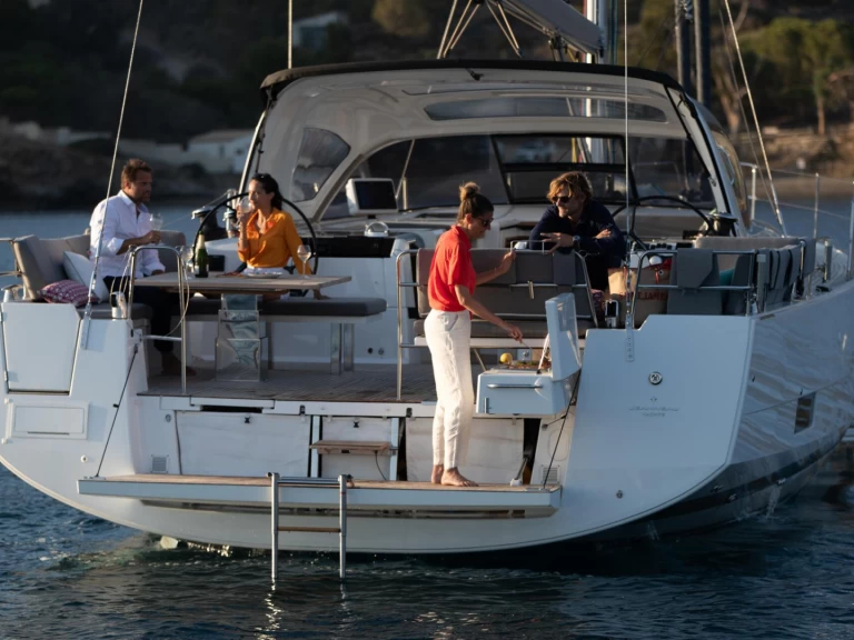 Uthyrning Segelbåt  Jeanneau med en båtlicens 