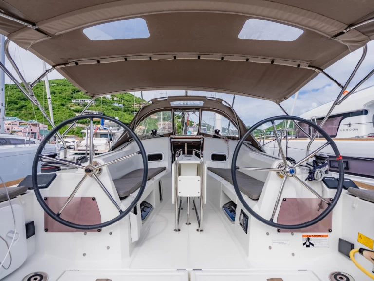 Yacht charter Road Town billig Sun Odyssey 349