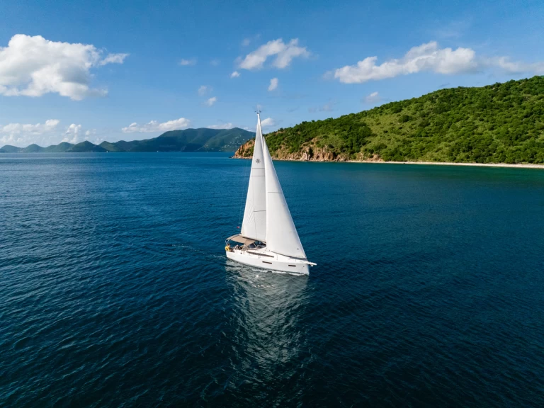 Uthyrning Segelbåt  Jeanneau med en båtlicens 