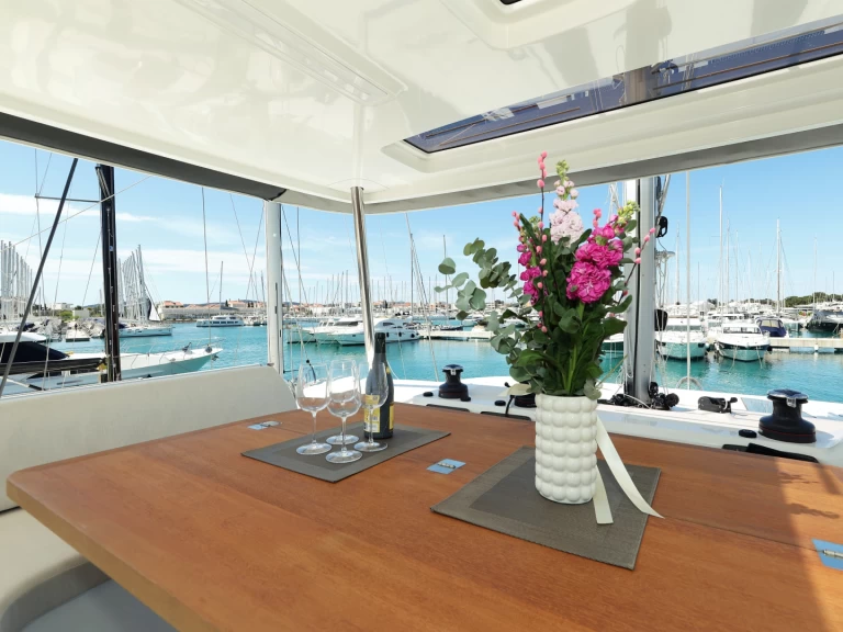 Lagoon Lagoon 55_5 Cabins charter bareboat eller skeppad i Sukošan