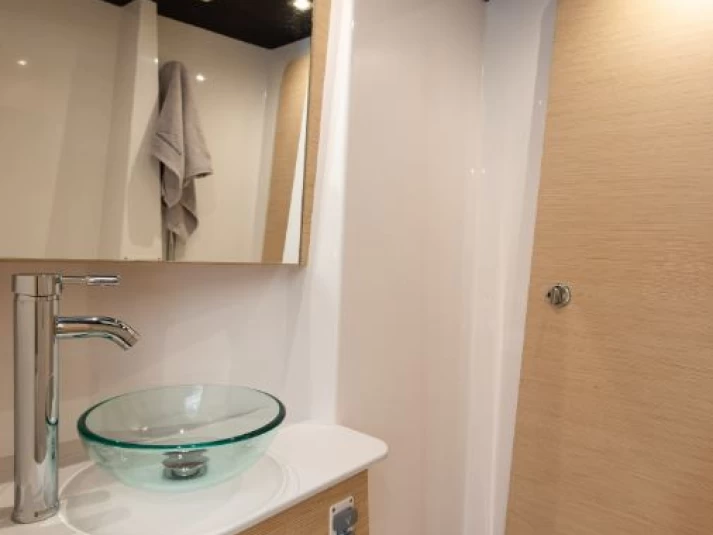 Dufour Dufour Catamarans 48 Sail charter bareboat eller skeppad i Piraeus