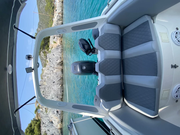 Uthyrning RIB mostro med en båtlicens 