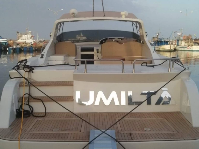 Giorgi 46 open charter bareboat eller skeppad i Marzamemi