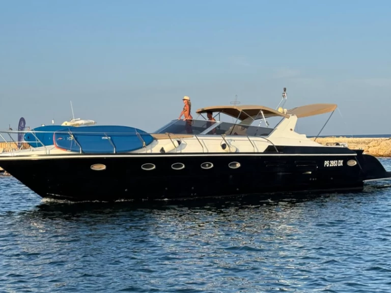 Uthyrning Motorbåt  Giorgi med en båtlicens 