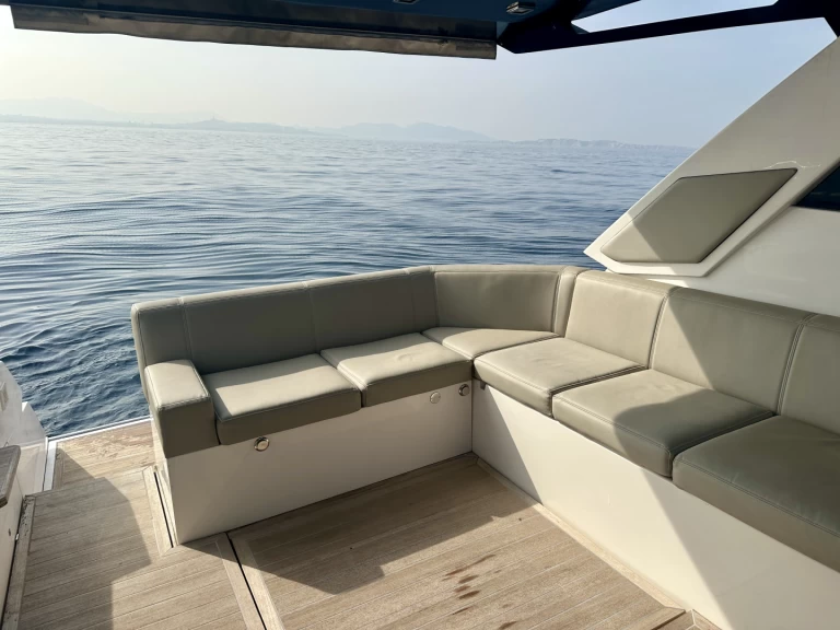 Hyra Motorbåt  med eller utan skeppare Rio Yachts Marseille 