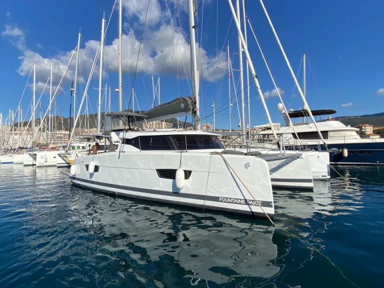 Hyr en Fountaine Pajot Isla 40 Marine de Sant'Ambrogio 