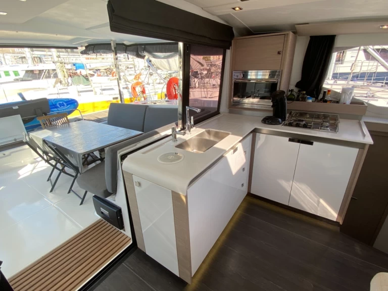 Båtuthyrning Fountaine Pajot Isla 40 i Marine de Sant'Ambrogio på Samboat 