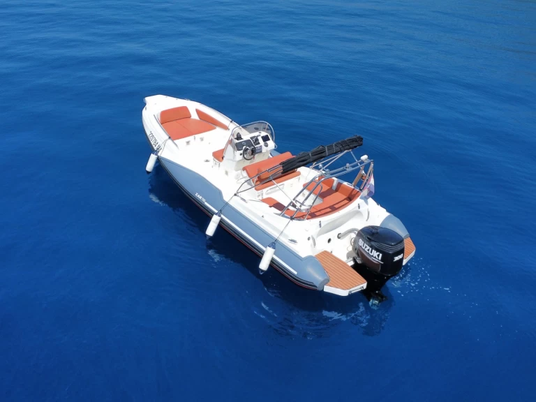 Uthyrning Motorbåt  Zar med en båtlicens 