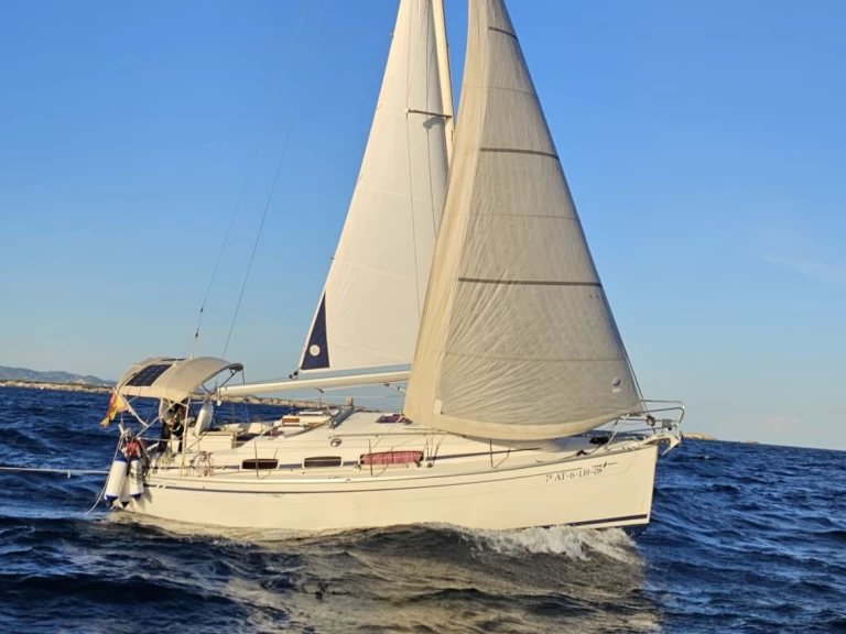 Uthyrning Segelbåt  i Puerto Banús - Bavaria Cruiser 31