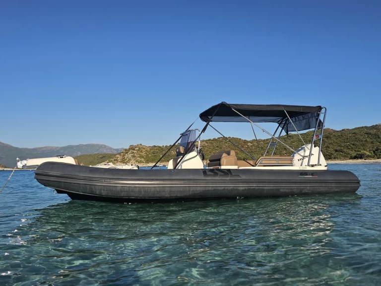 Uthyrning RIB Bsc med en båtlicens 