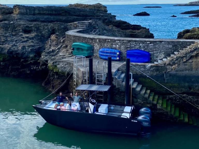 Yacht charter Hendaye billig Catamaran One Off