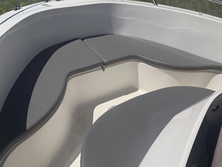 Hyra Motorbåt  med eller utan skeppare Pacific Craft Sanguinet 