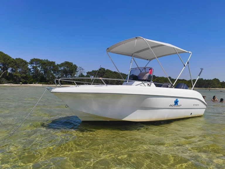 Uthyrning Motorbåt  Pacific Craft med en båtlicens 