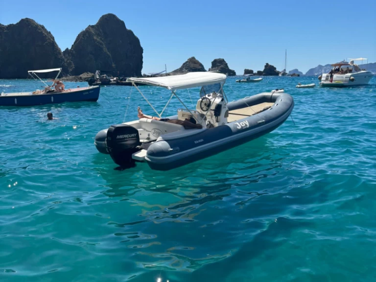 Hyr en Joy Joy 600 Ponza 