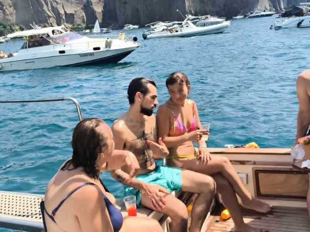 Uthyrning Motorbåt  Raffaelli med en båtlicens 