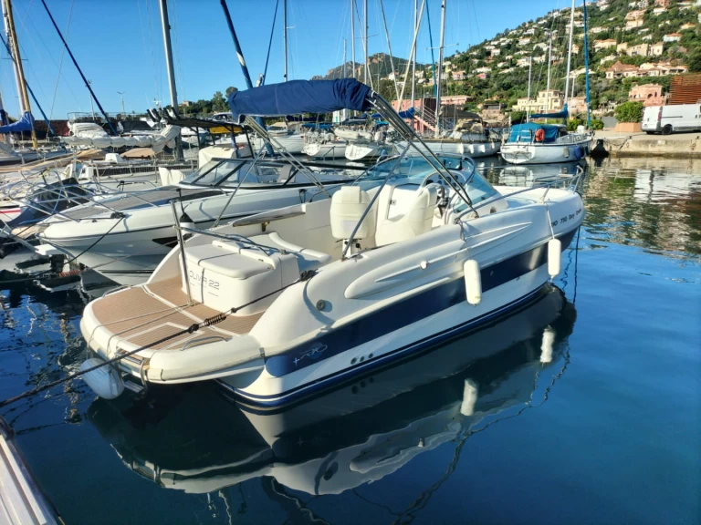 Rio Rio 750 Cabin Cruiser charter bareboat eller skeppad i Cannes