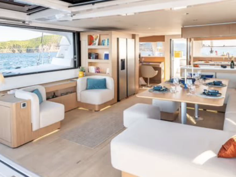 Yacht charter Port Cogolin billig BALI 5.8