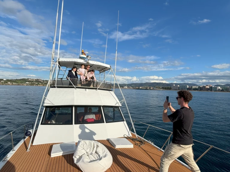 Uthyrning Gijón - Hatteras Hatteras 46 convertible av Samboat 