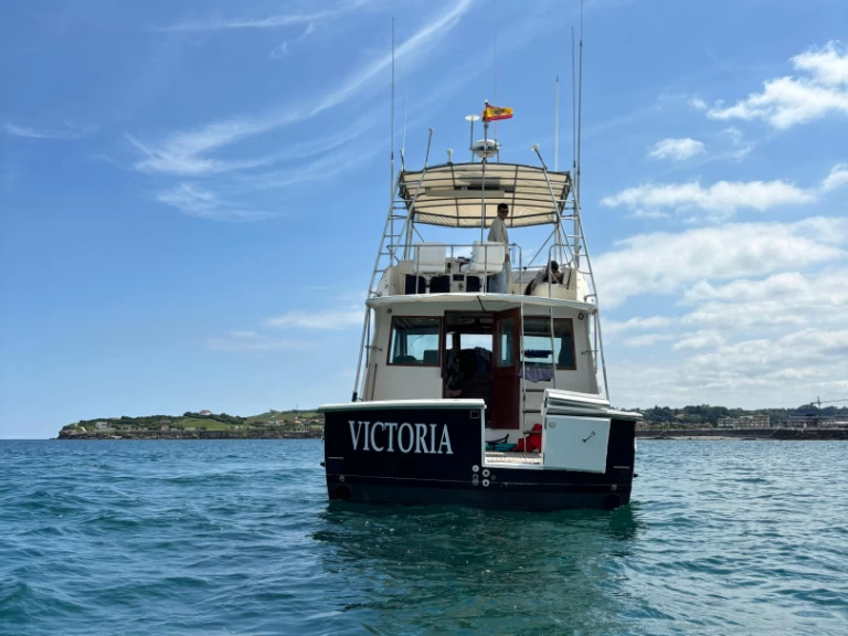 Yacht charter Gijón billig Hatteras 46 convertible