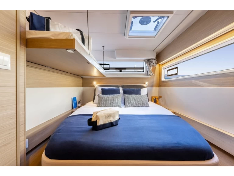 Yacht charter Hyeres billig Lagoon 43