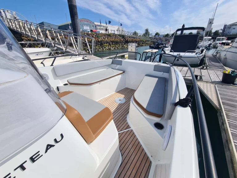 Yacht charter Les Sables-d'Olonne billig Flyer 8 SPACEdeck