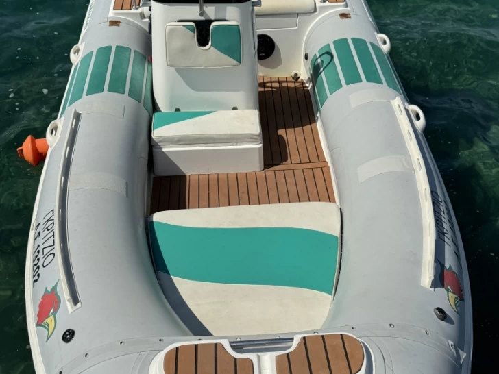 Uthyrning RIB Nauticaled med en båtlicens 