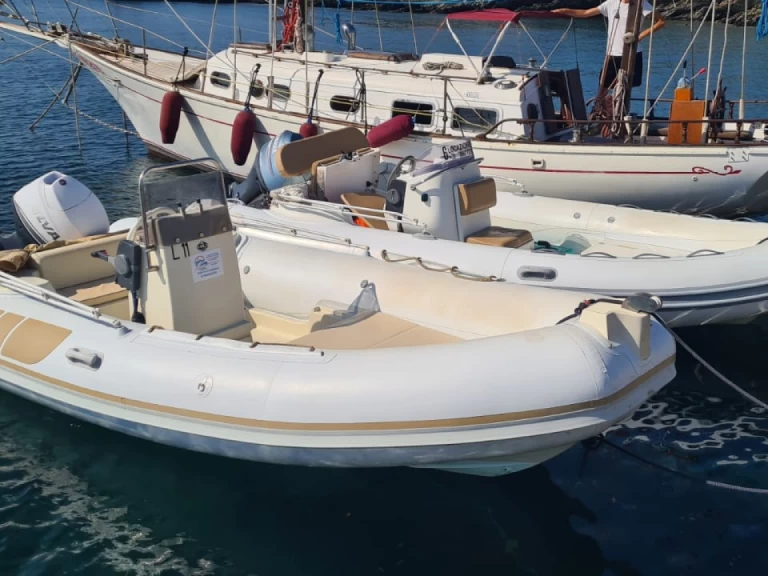 Hyr en rib marine 550 Stintino 