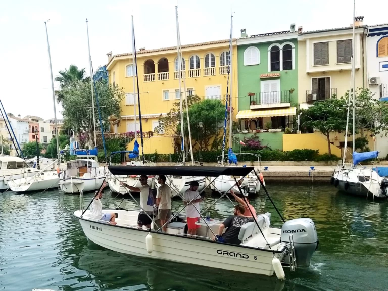 Yacht charter Port Saplaya billig N585