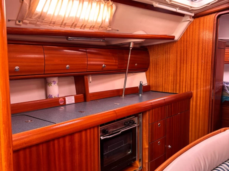 Hyra Segelbåt  med eller utan skeppare Bavaria Sanremo 