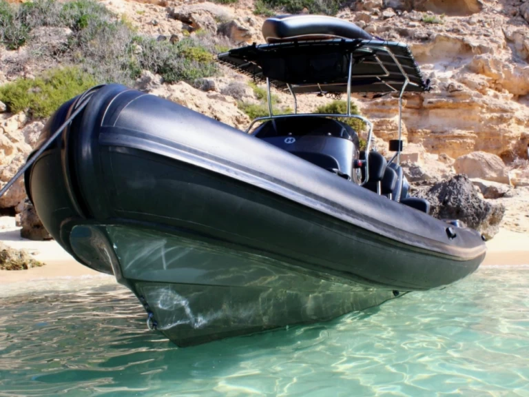 Uthyrning RIB Humber med en båtlicens 