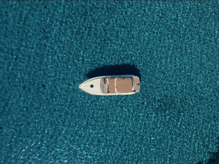 Hyra Motorbåt  med eller utan skeppare Airon Villasimius 